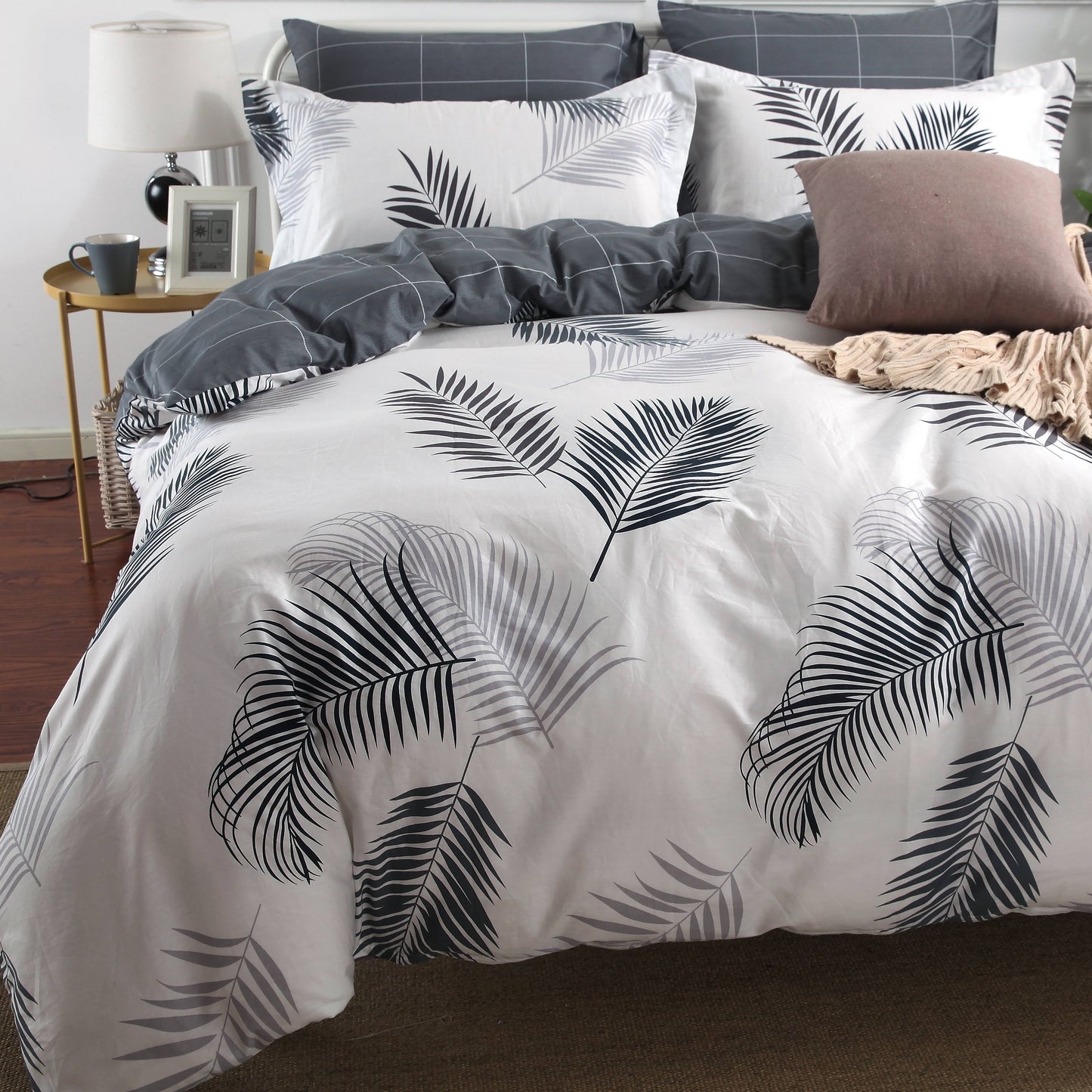 Evergreen 5-Piece 100% Cotton Bedding Set: Duvet Cover, Two Pillowcases and Two Pillow Shams (Oversized King) (No Comforter Included)